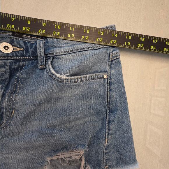Guess Women's Denim High Rise Distressed Jean Shorts SZ 28 - Picture 5 of 7